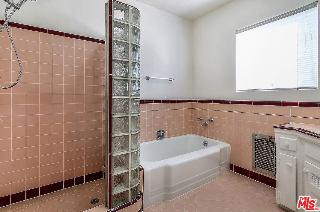 6453 Nancy St, Los Angeles CA  90045-1249 exterior