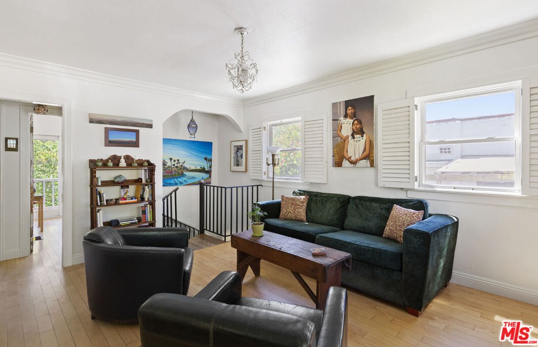 2008 Preston Ave, Los Angeles CA  90026-1952 exterior