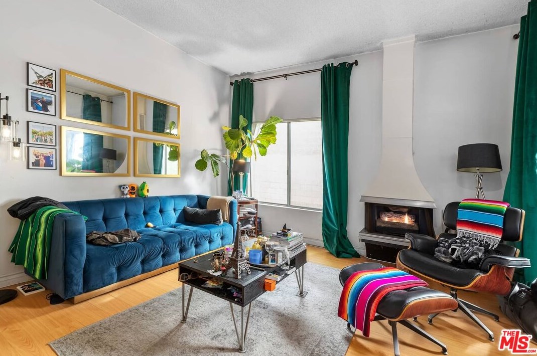 1114 Kings Rd, Los Angeles CA  90069-5471 exterior