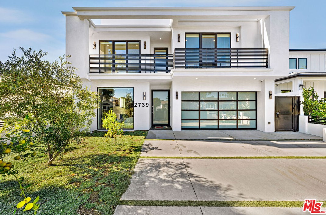 2739 Oakhurst Ave, Los Angeles, CA 90034-1850