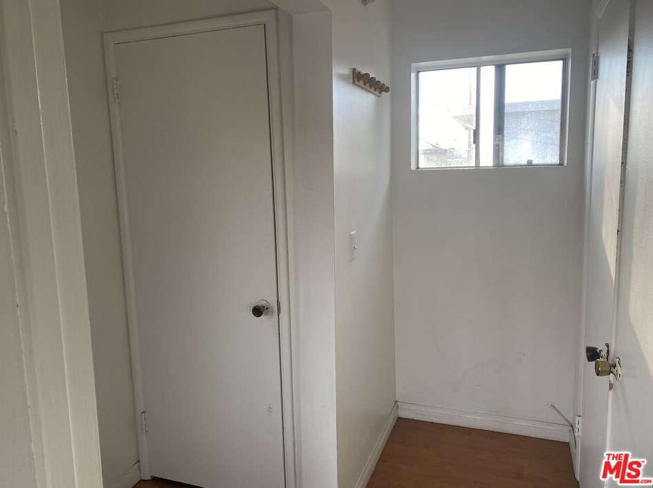3843 Wade St, Los Angeles CA  90066-4203 exterior