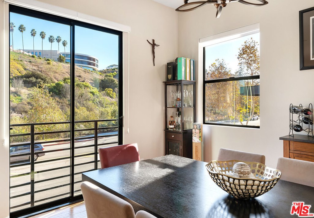 6411 Dawn Crk, Los Angeles CA  90094-2376 exterior