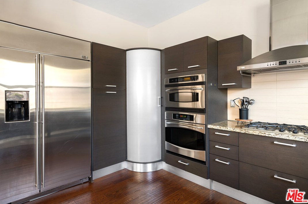 6411 Dawn Crk, Los Angeles CA  90094-2376 exterior
