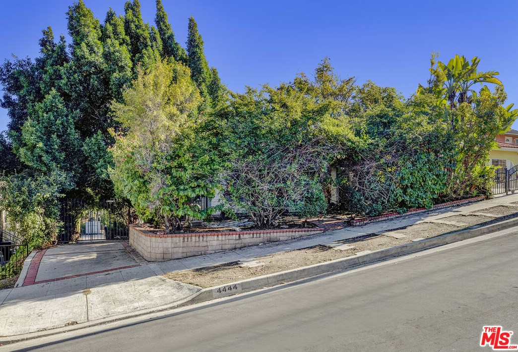 4444 Ellenwood Dr, Los Angeles CA  90041-2623 exterior
