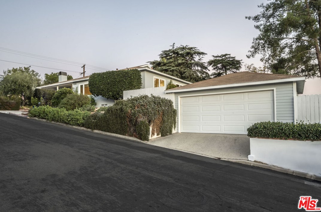 4250 Camino Real, Los Angeles, CA 90065-3958