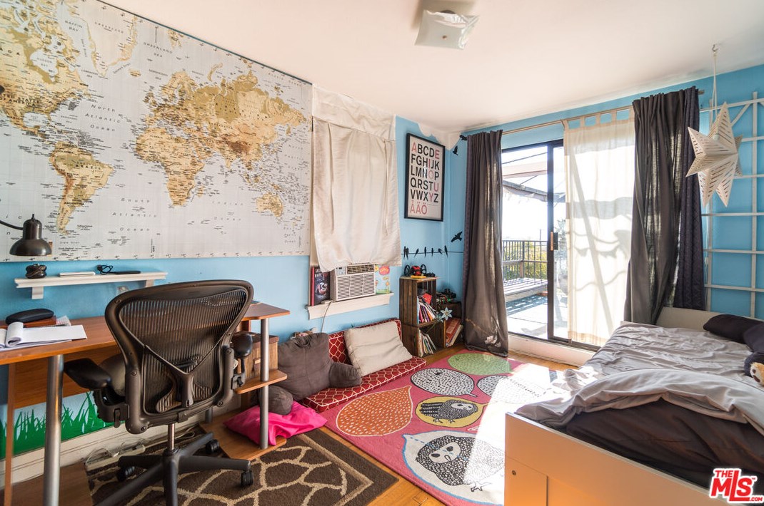 4334 Finley Ave, Los Angeles CA  90027-2812 exterior