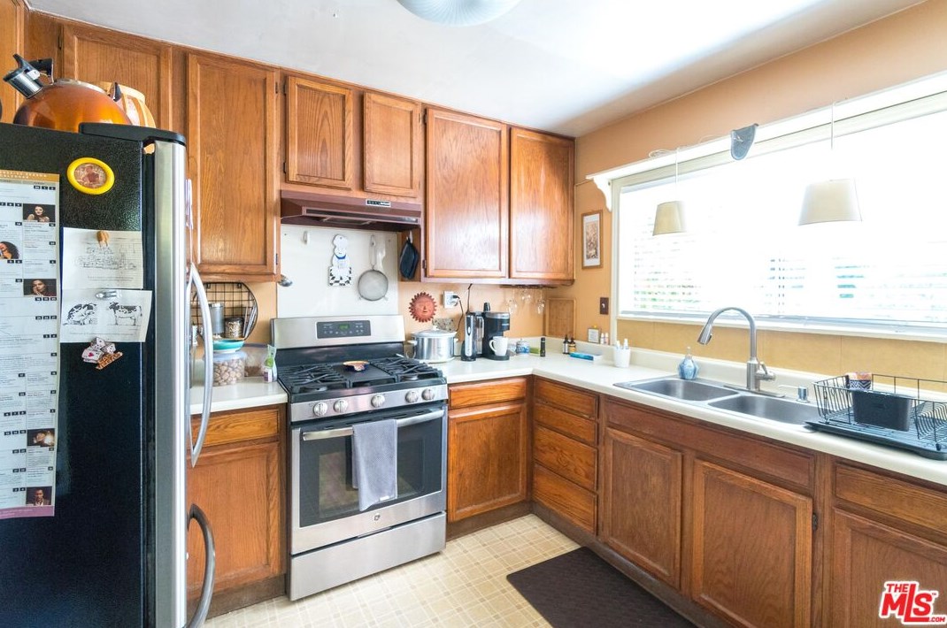 4334 Finley Ave, Los Angeles CA  90027-2812 exterior