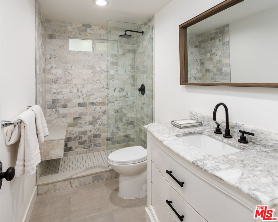 10509 Andora Ave, Chatsworth CA  91311-2004 exterior