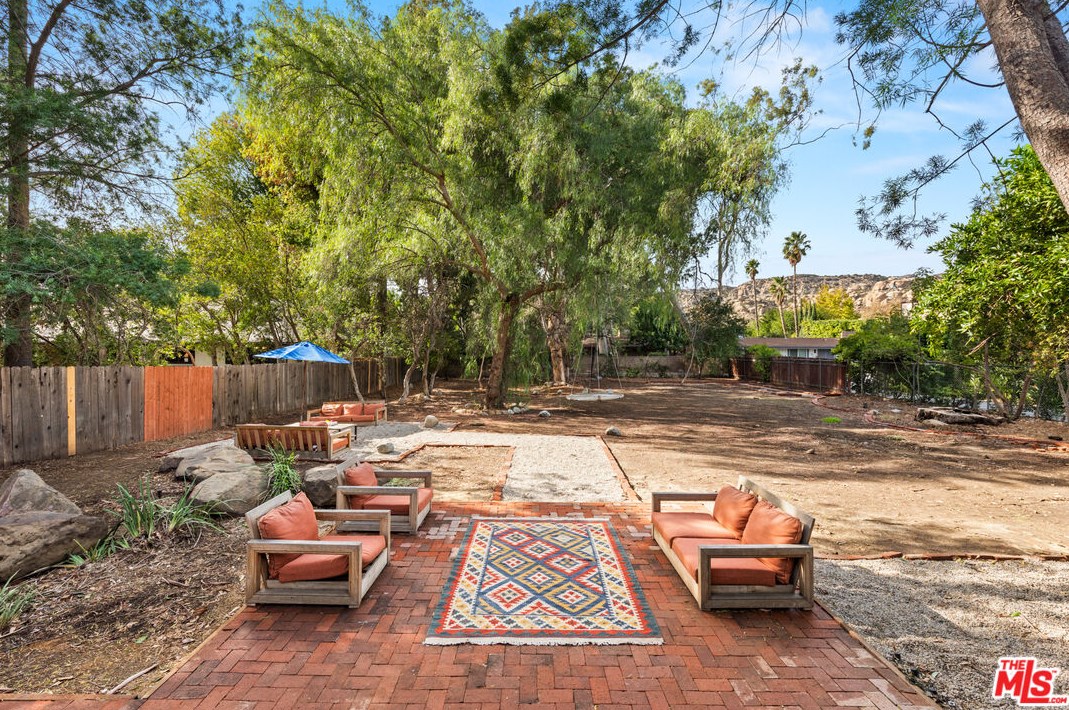 10509 Andora Ave, Chatsworth, CA 91311