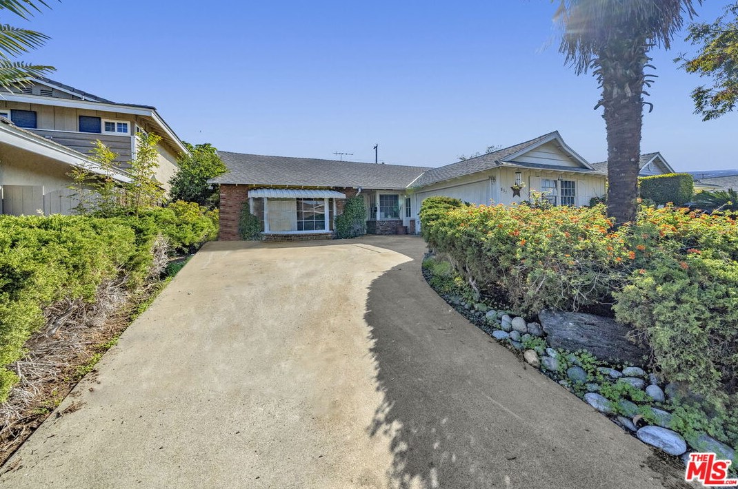 851 N Fern St, Orange, CA 92867