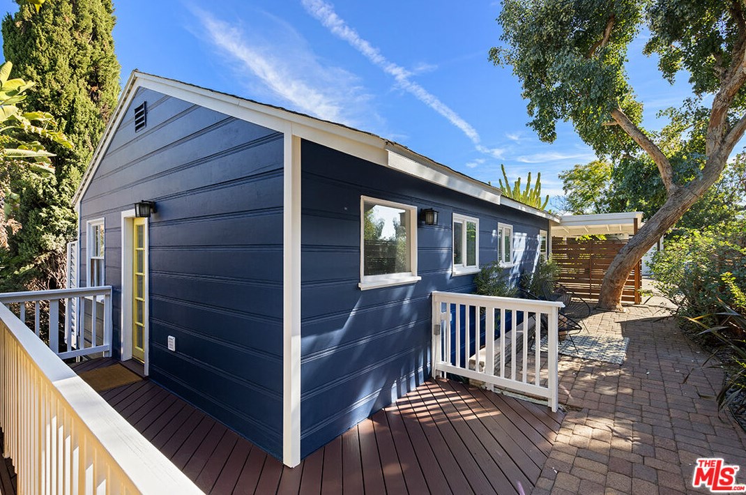 2656 Banbury Pl, Los Angeles, CA 90065-4609