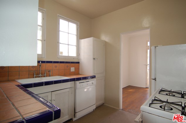 4451 Clarissa Ave, Los Angeles CA  90027-2817 exterior
