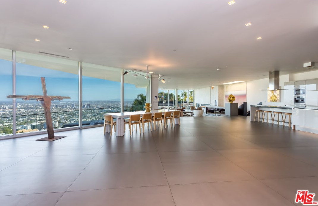 1546 Viewsite Dr, Los Angeles CA  90069-1323 exterior
