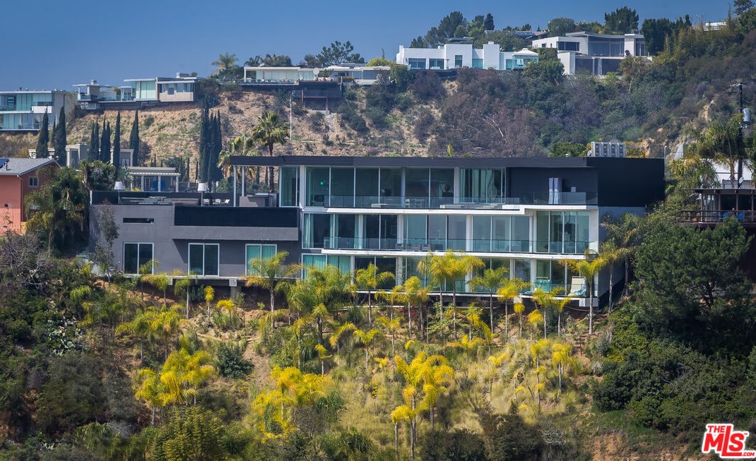 1546 Viewsite Dr, Los Angeles, CA 90069-1323