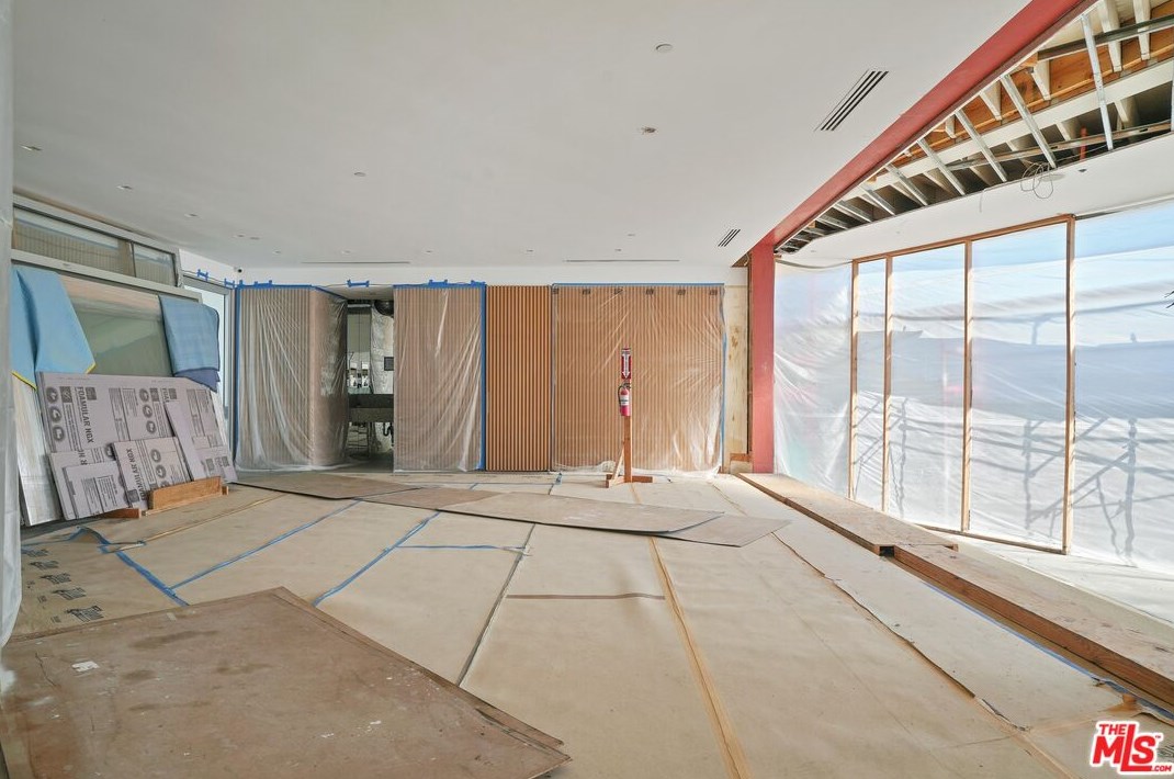 1546 Viewsite Dr, Los Angeles CA  90069-1323 exterior