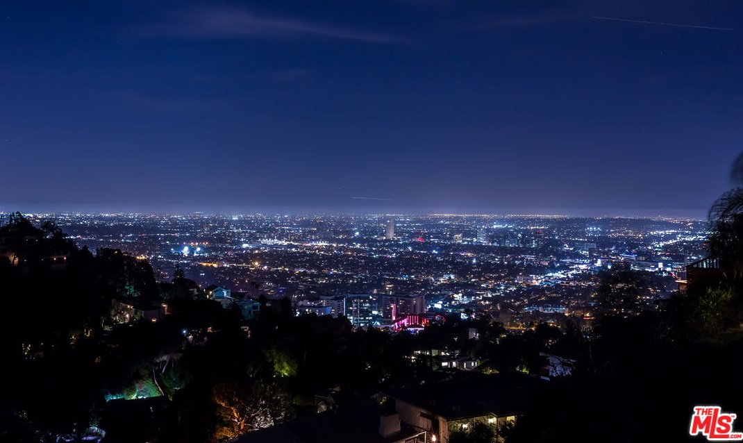 1546 Viewsite Dr, Los Angeles CA  90069-1323 exterior