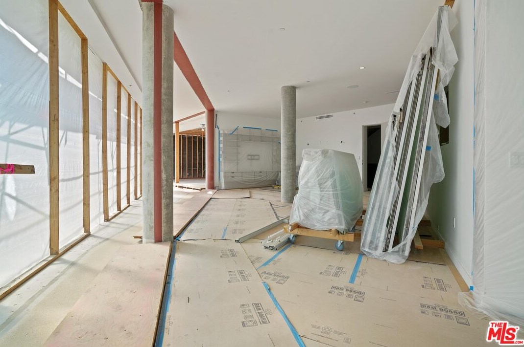1546 Viewsite Dr, Los Angeles CA  90069-1323 exterior
