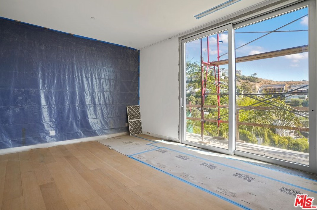 1546 Viewsite Dr, Los Angeles CA  90069-1323 exterior