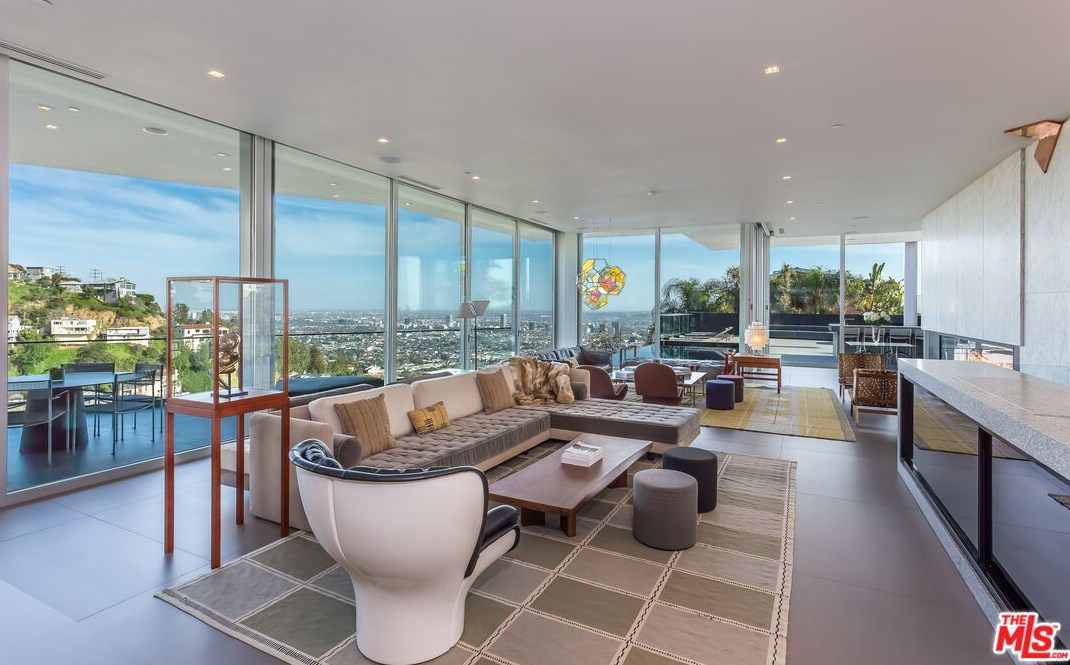 1546 Viewsite Dr, Los Angeles CA  90069-1323 exterior