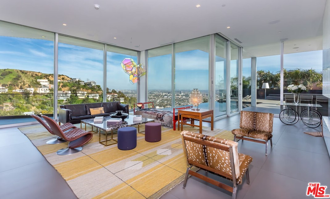 1546 Viewsite Dr, Los Angeles CA  90069-1323 exterior