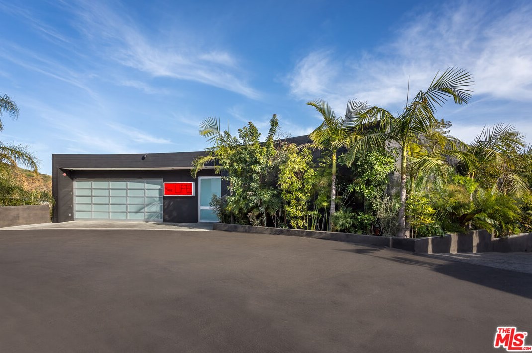 1546 Viewsite Dr, Los Angeles CA  90069-1323 exterior