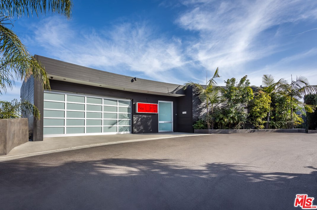 1546 Viewsite Dr, Los Angeles CA  90069-1323 exterior