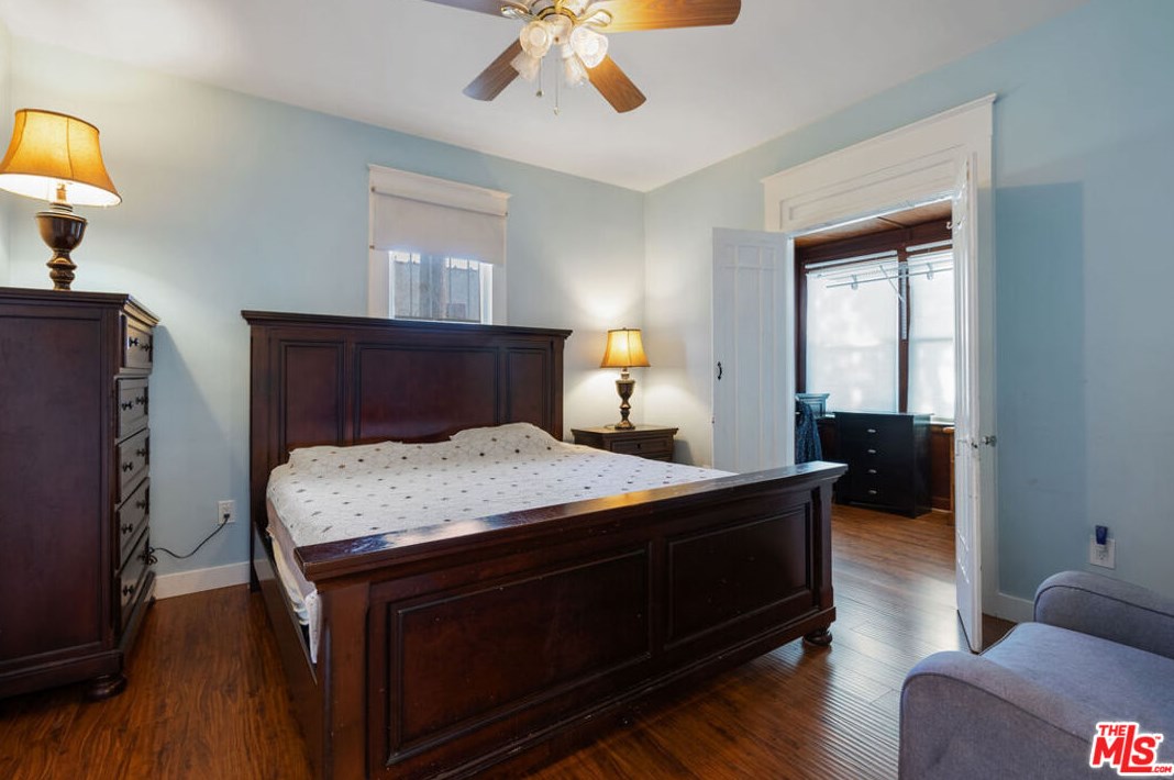 1013 52nd St, Los Angeles CA  90011-4605 exterior