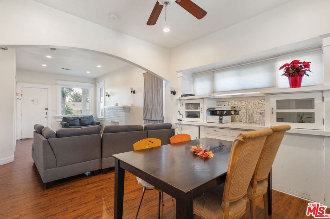 1013 52nd St, Los Angeles CA  90011-4605 exterior