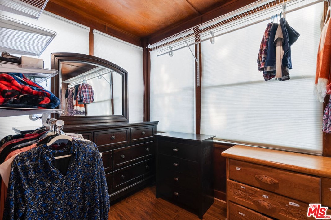 1013 52nd St, Los Angeles CA  90011-4605 exterior