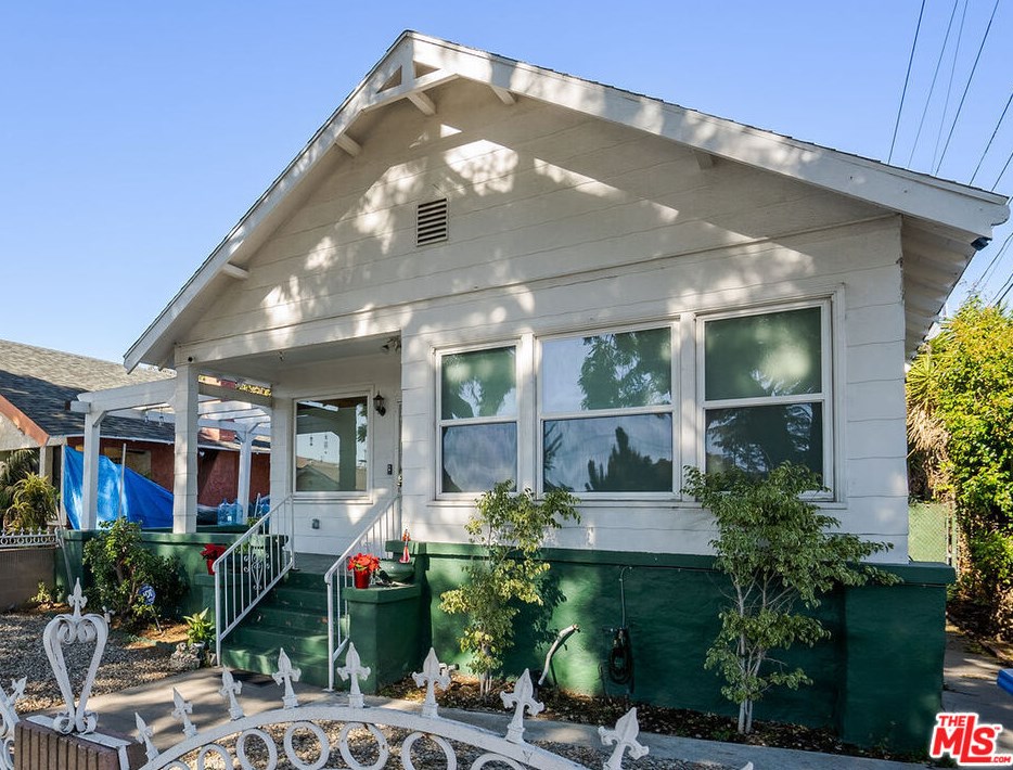 1013 52nd St, Los Angeles CA  90011-4605 exterior