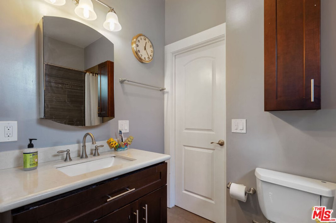 1013 52nd St, Los Angeles CA  90011-4605 exterior