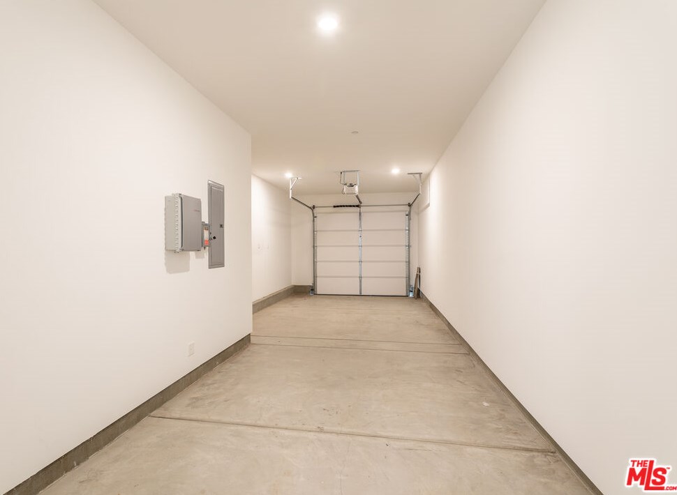 1752 Marvin Ave, Los Angeles CA  90016-1110 exterior