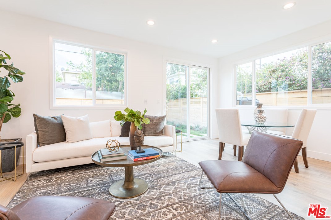 1752 Marvin Ave, Los Angeles CA  90019-5121 exterior