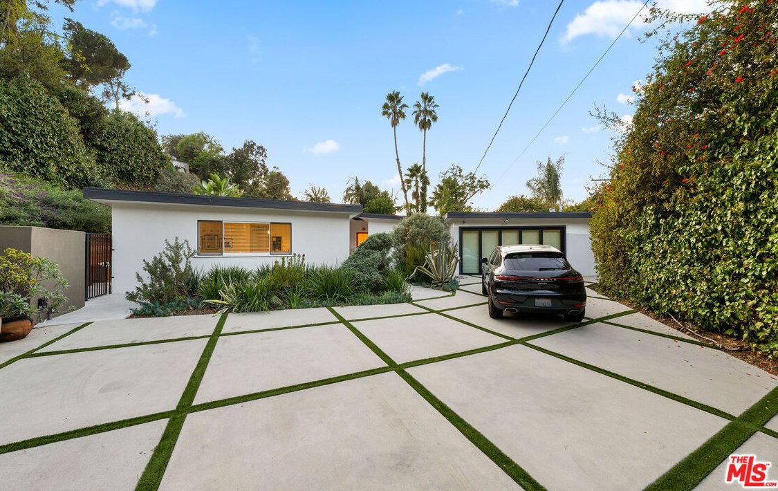 2551 Astral Dr, Los Angeles, CA 90046-1705