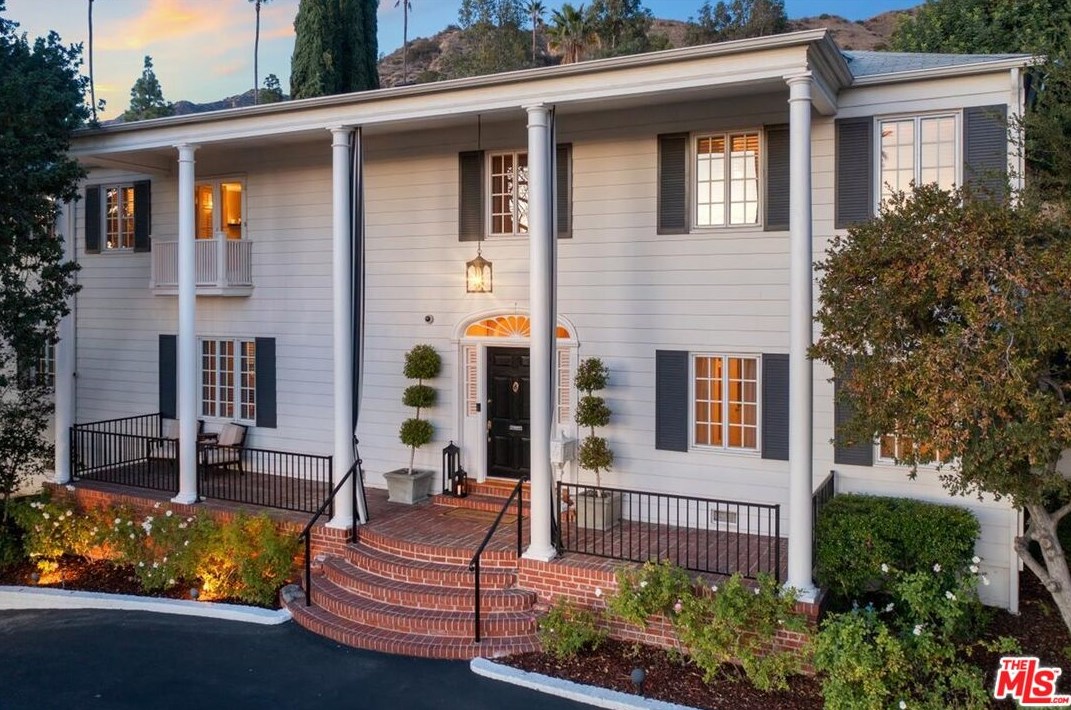 1025 W Mountain St, Glendale, CA 91202