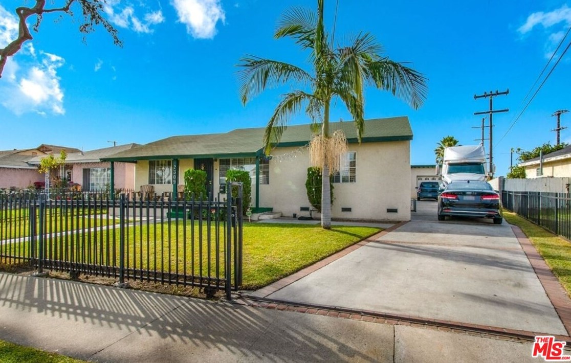 2309 N Slater Ave, Compton, CA 90222