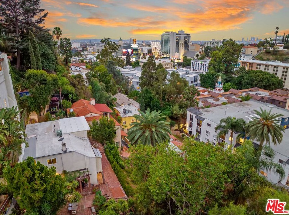 2040 Las Palmas Ave, Los Angeles, CA 90068-3243