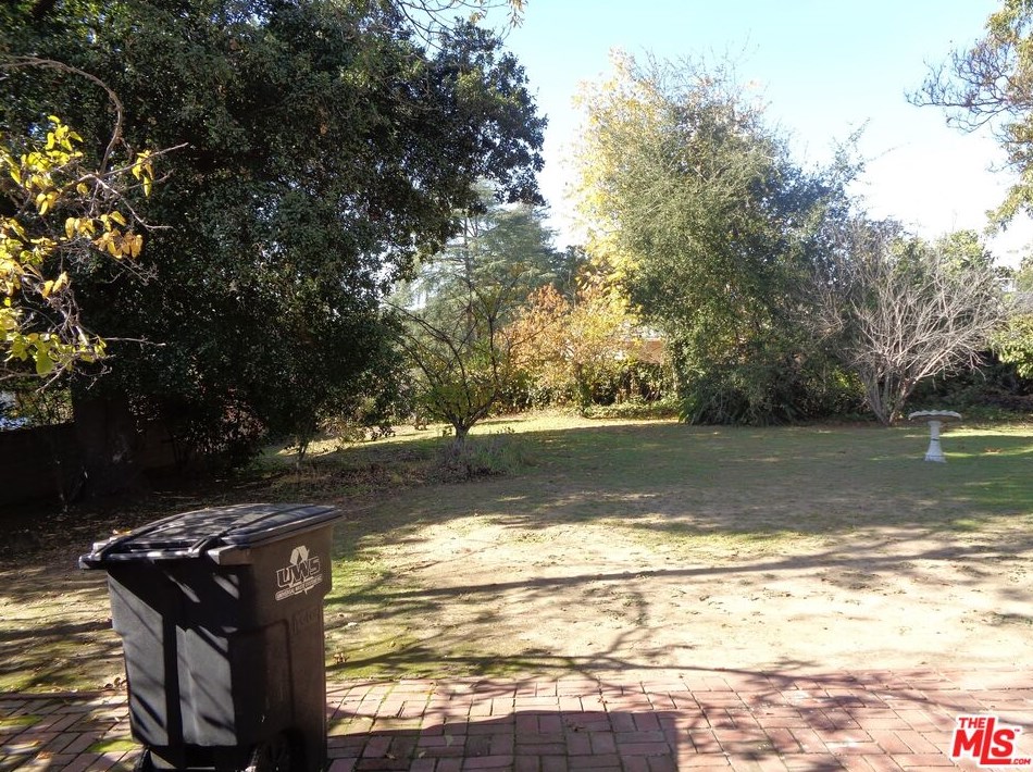 1957 El Molino Ave, Altadena, CA 91001