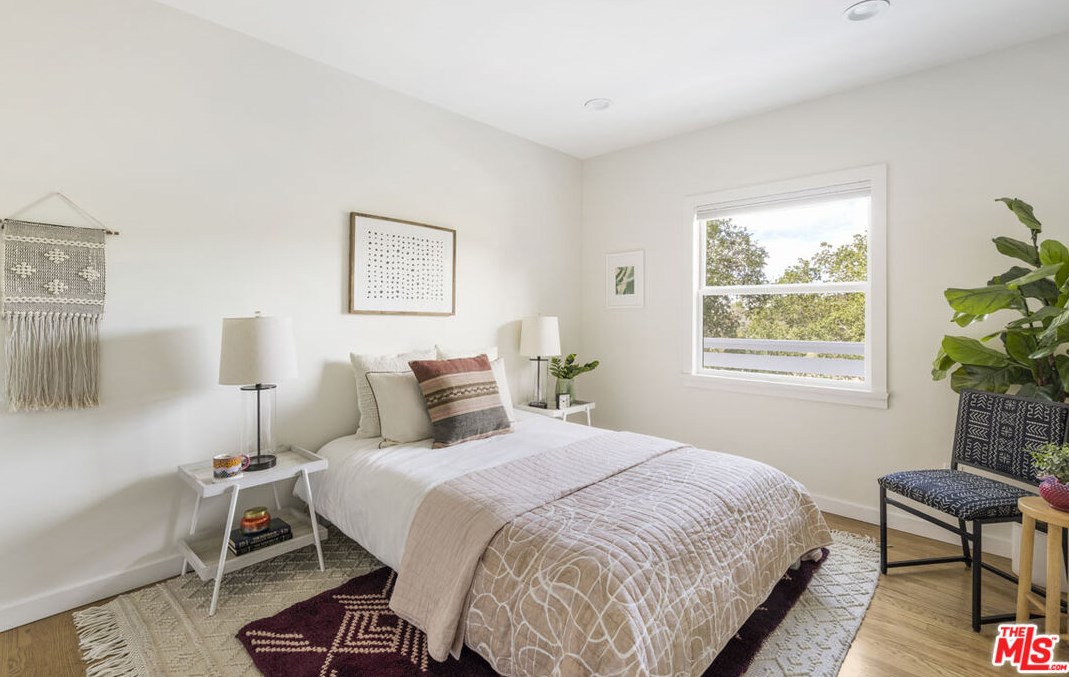 1166 Oak Grove Dr, Los Angeles CA  90041-2418 exterior