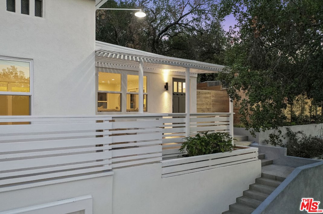 1166 Oak Grove Dr, Los Angeles CA  90041-2418 exterior