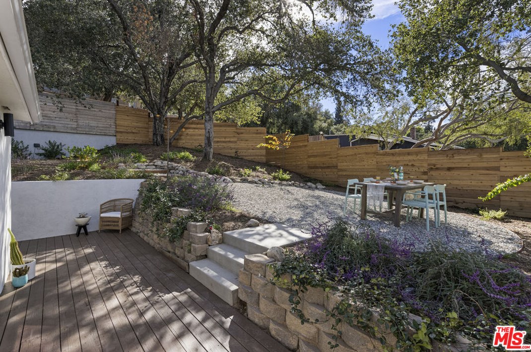 1166 Oak Grove Dr, Los Angeles CA  90041-2418 exterior