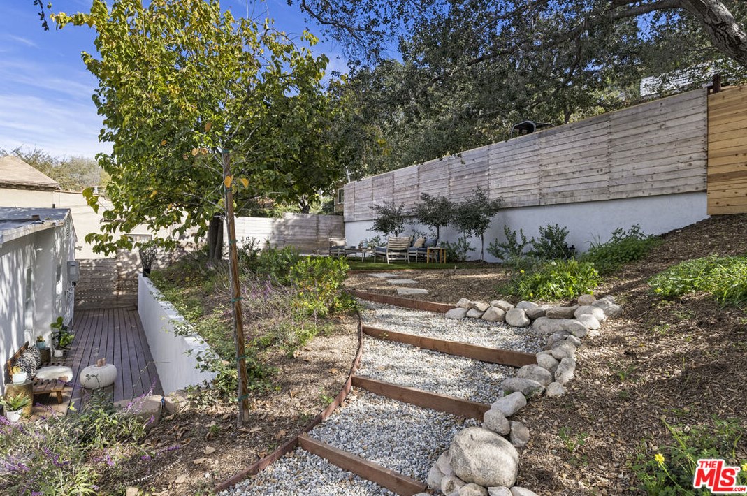 1166 Oak Grove Dr, Los Angeles CA  90041-2418 exterior