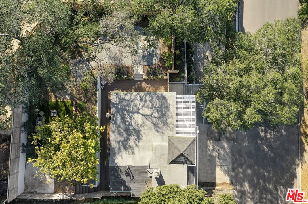 1166 Oak Grove Dr, Los Angeles CA  90041-2418 exterior