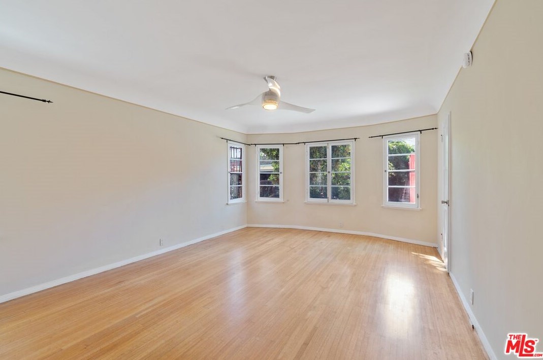 7932 Blackburn Ave, Los Angeles CA  90048-4418 exterior
