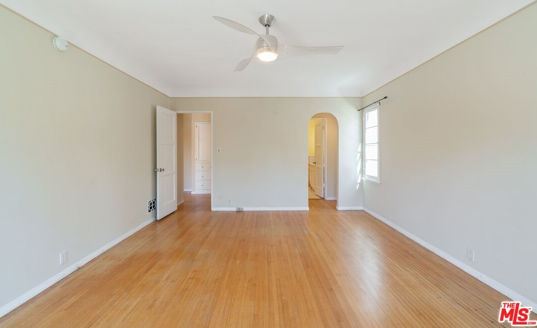 7932 Blackburn Ave, Los Angeles CA  90048-4418 exterior