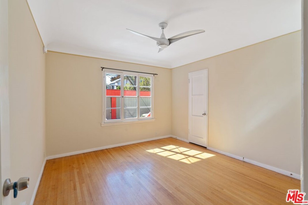 7932 Blackburn Ave, Los Angeles CA  90048-4418 exterior