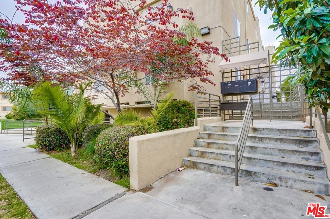 1034 S Shenandoah St #1, Los Angeles, CA 90035
