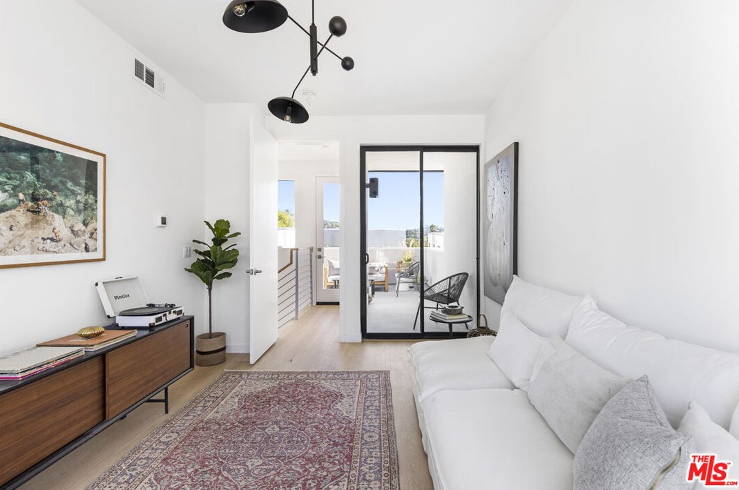 3409 Fletcher Dr, Los Angeles CA  90065-2955 exterior