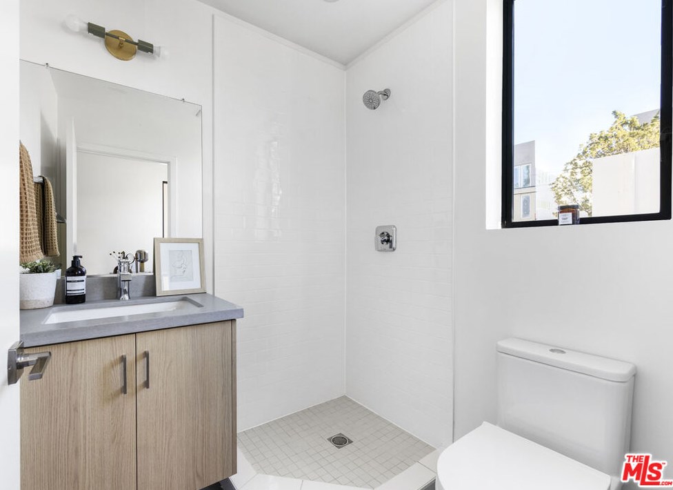 3409 Fletcher Dr, Los Angeles CA  90065-2955 exterior