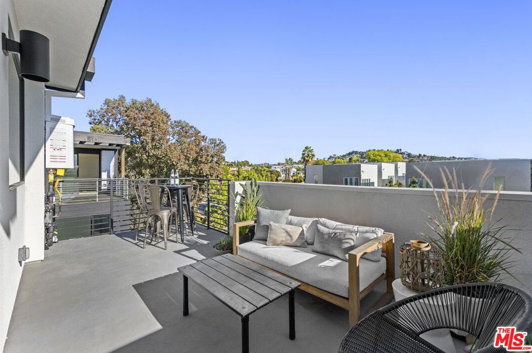 3409 Fletcher Dr, Los Angeles CA  90065-2955 exterior